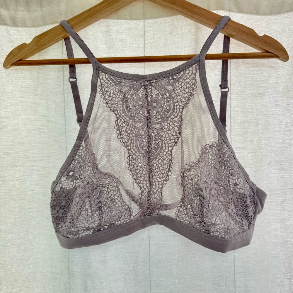 Victorias Secret lacy lingerie bra, Size L